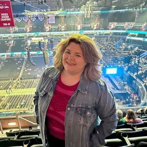 Meet your Posher, Leeann